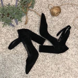 Gianni Bini Black Chunky Heel